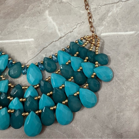 Francesca’s Statement Teardrop Bead Necklace - Picture 6 of 10